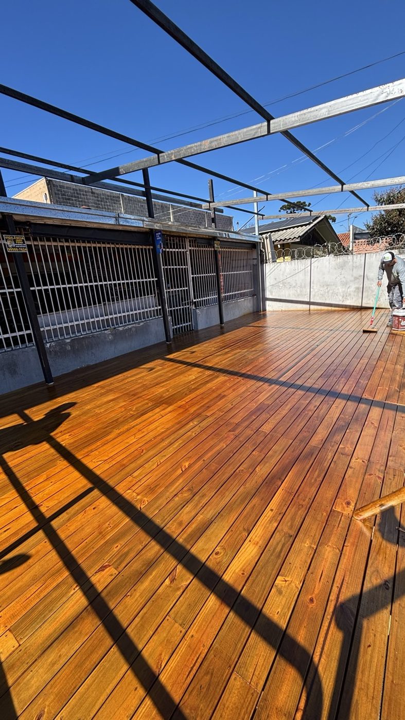 Deck de madeira depois do Impertech Madeira