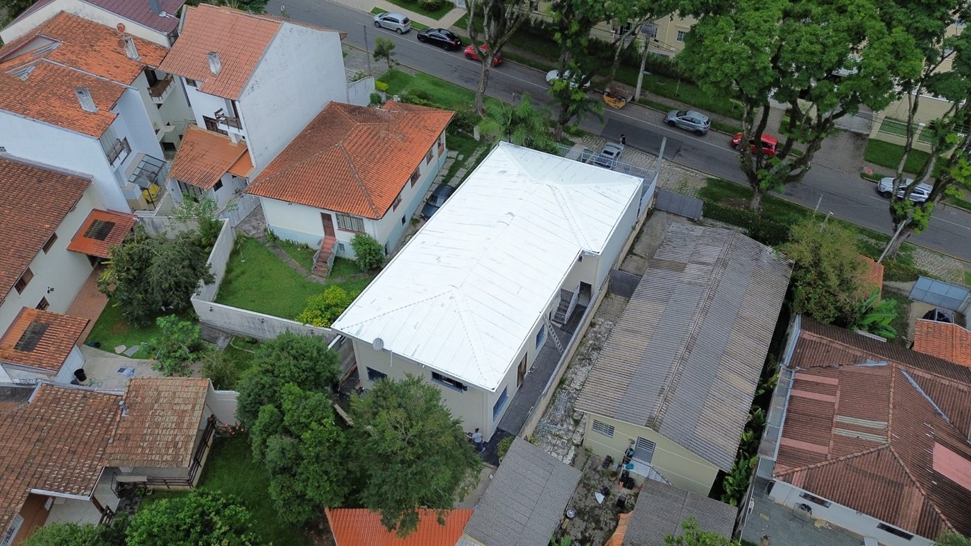 Telhado branco com Impertech 3 em 1